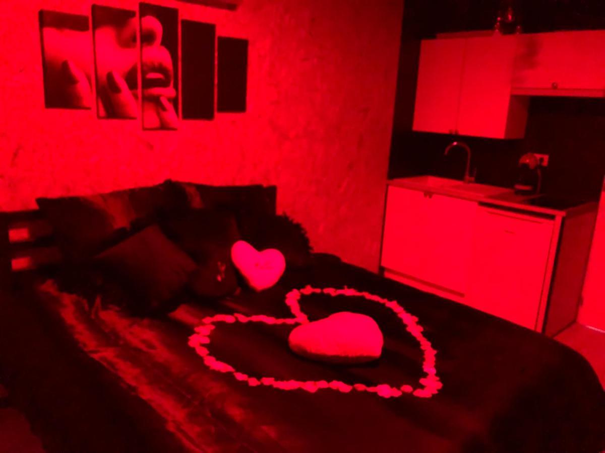 Mini Love Room Jacuzzi Privatif Urimenil Экстерьер фото
