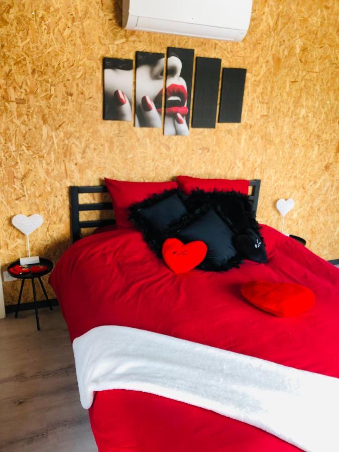 Mini Love Room Jacuzzi Privatif Urimenil Экстерьер фото