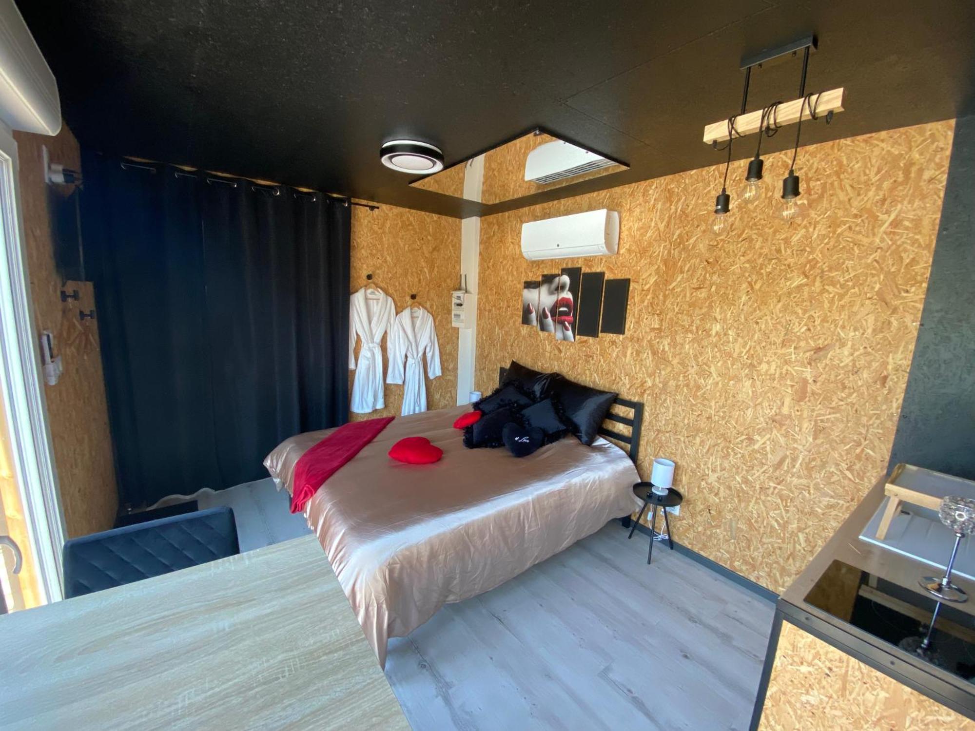 Mini Love Room Jacuzzi Privatif Urimenil Экстерьер фото